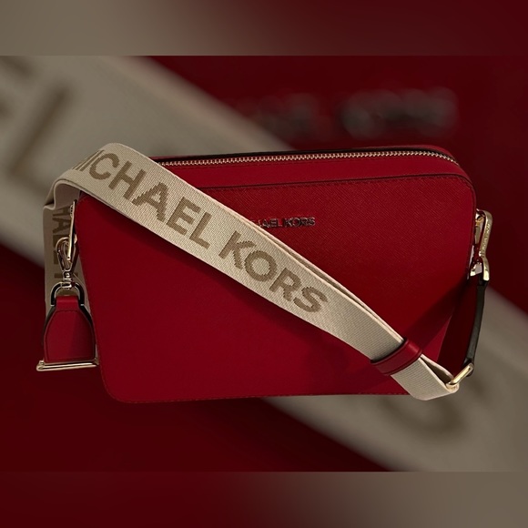 New MICHAEL KORS Large Crossbody Red LEATHER BAG - Picture 2 of 16
